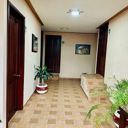 Hotel Monarca Tlalpujahua de Rayón エクステリア 写真