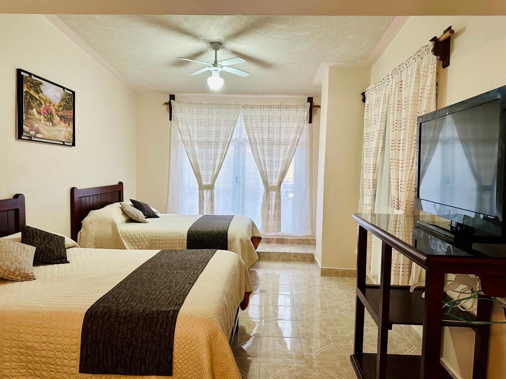 Hotel Monarca Tlalpujahua de Rayón エクステリア 写真
