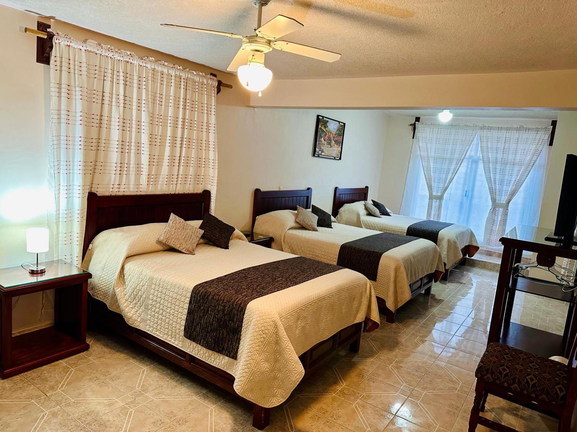 Hotel Monarca Tlalpujahua de Rayón エクステリア 写真