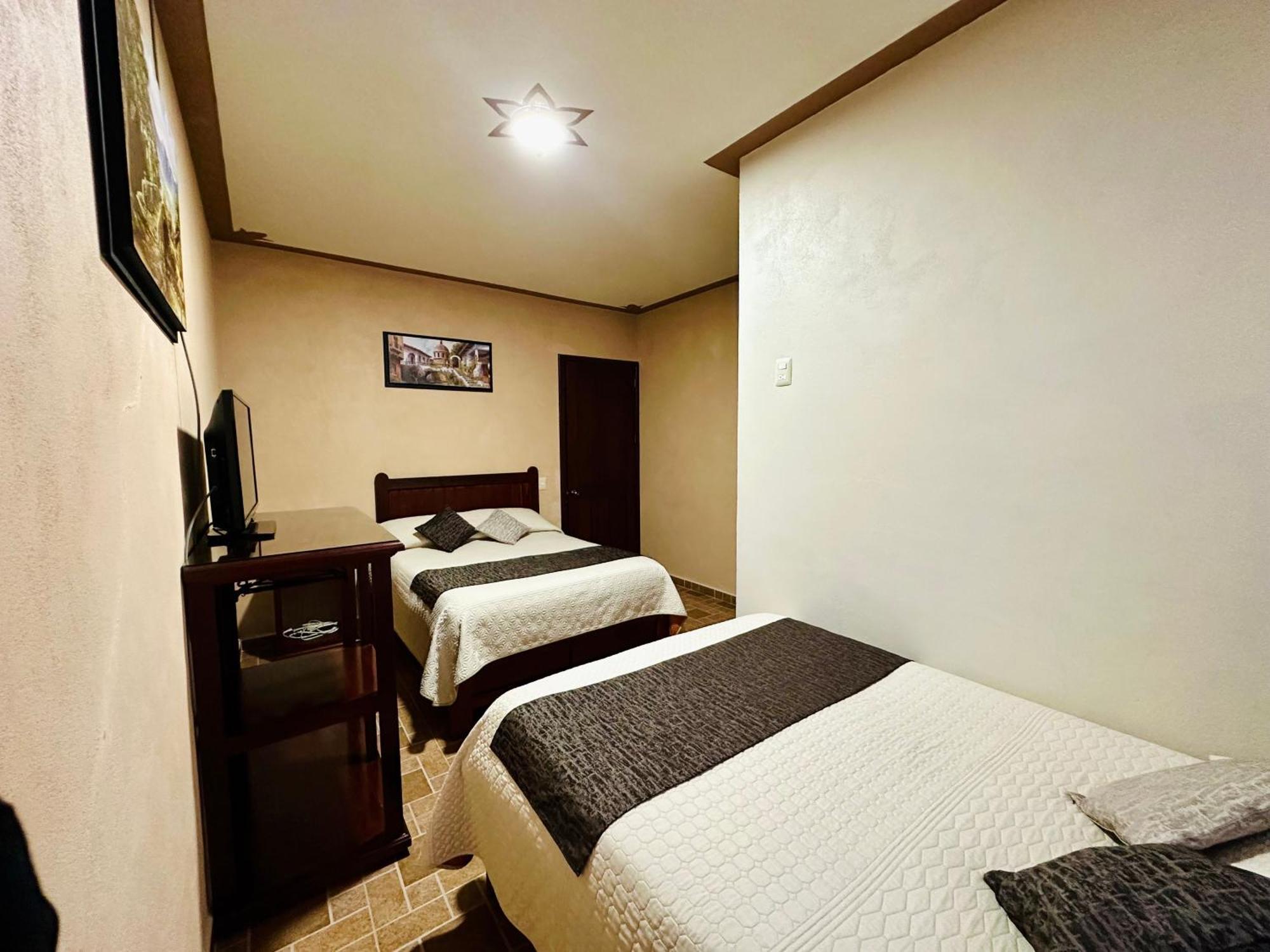 Hotel Monarca Tlalpujahua de Rayón エクステリア 写真