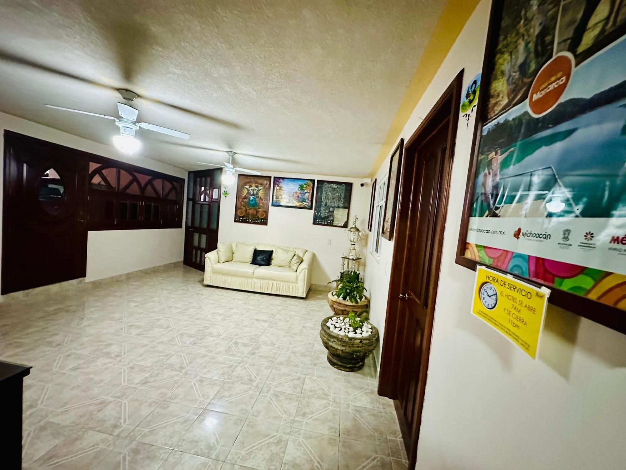 Hotel Monarca Tlalpujahua de Rayón エクステリア 写真